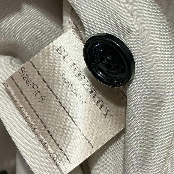 BURBERRY London Marystow Trench Coat  6 17” p2p Honey/Beige $1,995 EUC - Picture 16 of 17